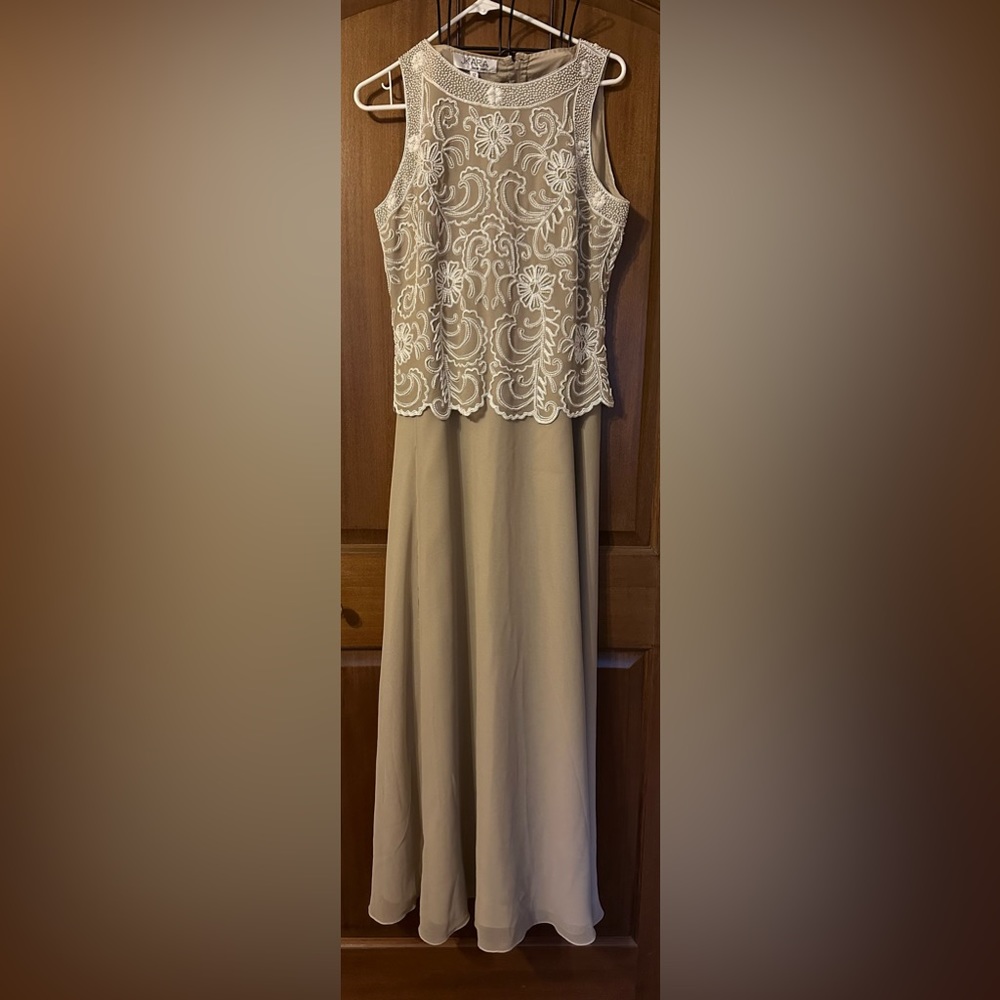J Kara Full Length Beaded Formal Gown Size 12